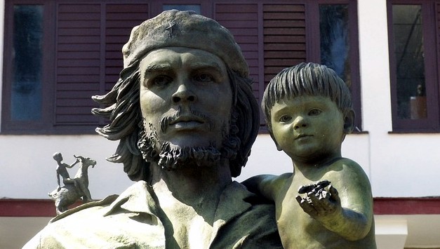 Nagyon gerilla - Che Guevara szobra.
