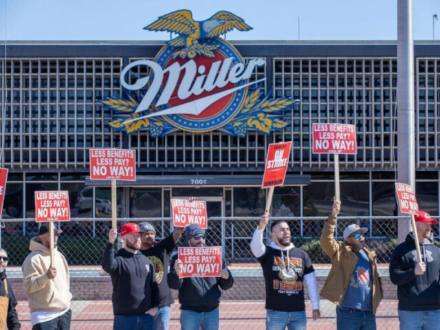 Sztrájkoló sörfőzdei munkások