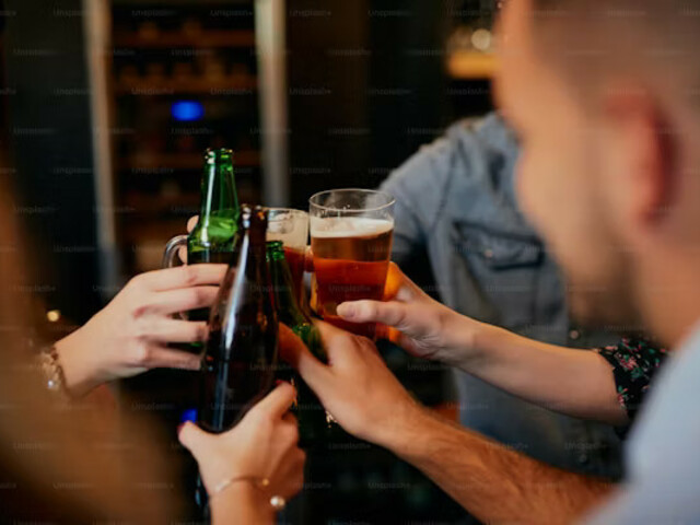 Szesztestvérek és ivócimborák