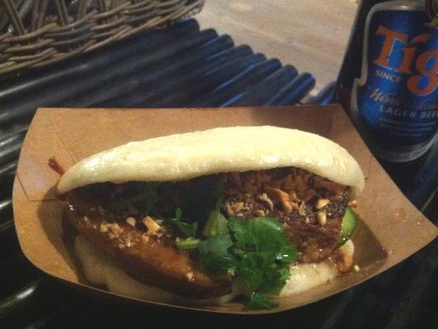 Street food a garázsban