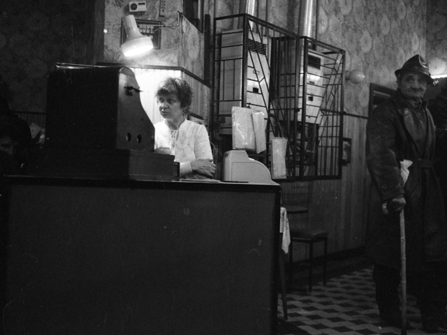 Az élet megy tovább