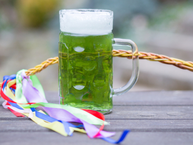 Mitől zöld a sör?