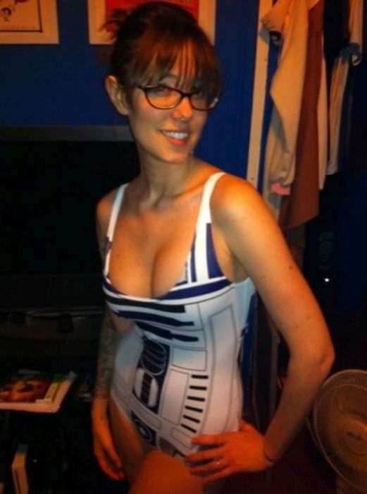 hot-girls-get-even-hotter-when-they-like-star-wars-21.jpg