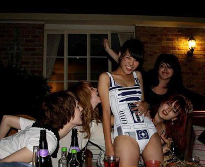 hot-girls-get-even-hotter-when-they-like-star-wars-24.jpg