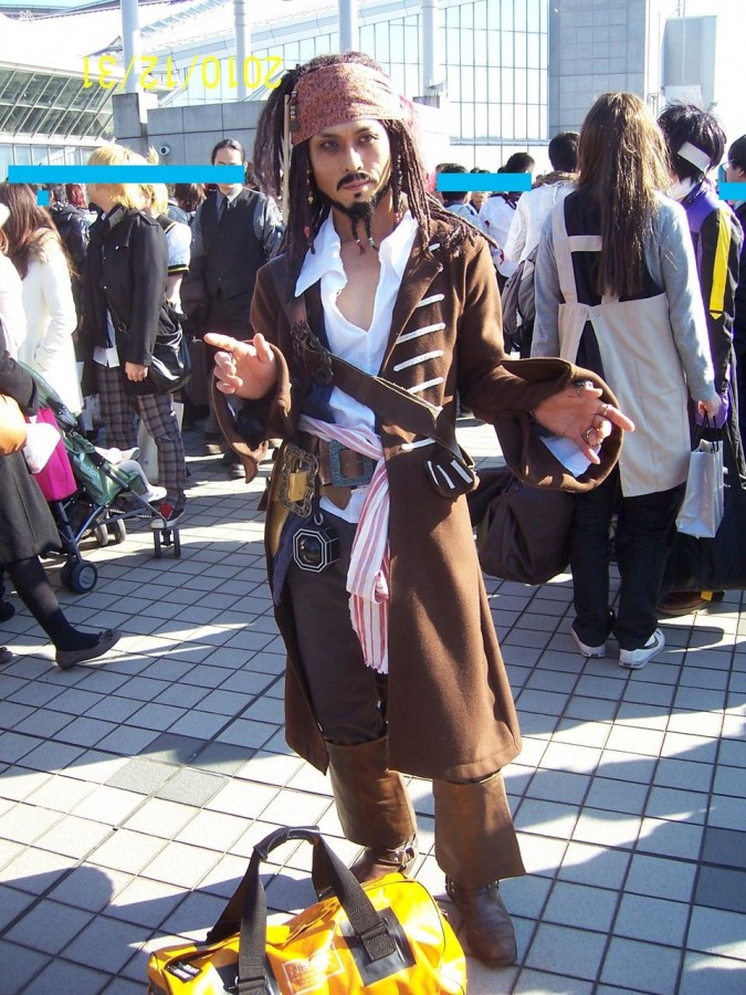 900x900-content-photos-cosplay-jack-sparrow-pirates-des-caraibes-comiket-79-3660.jpg