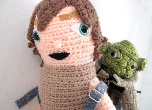 yoda-luke-skywalker-crochet-doll.jpg