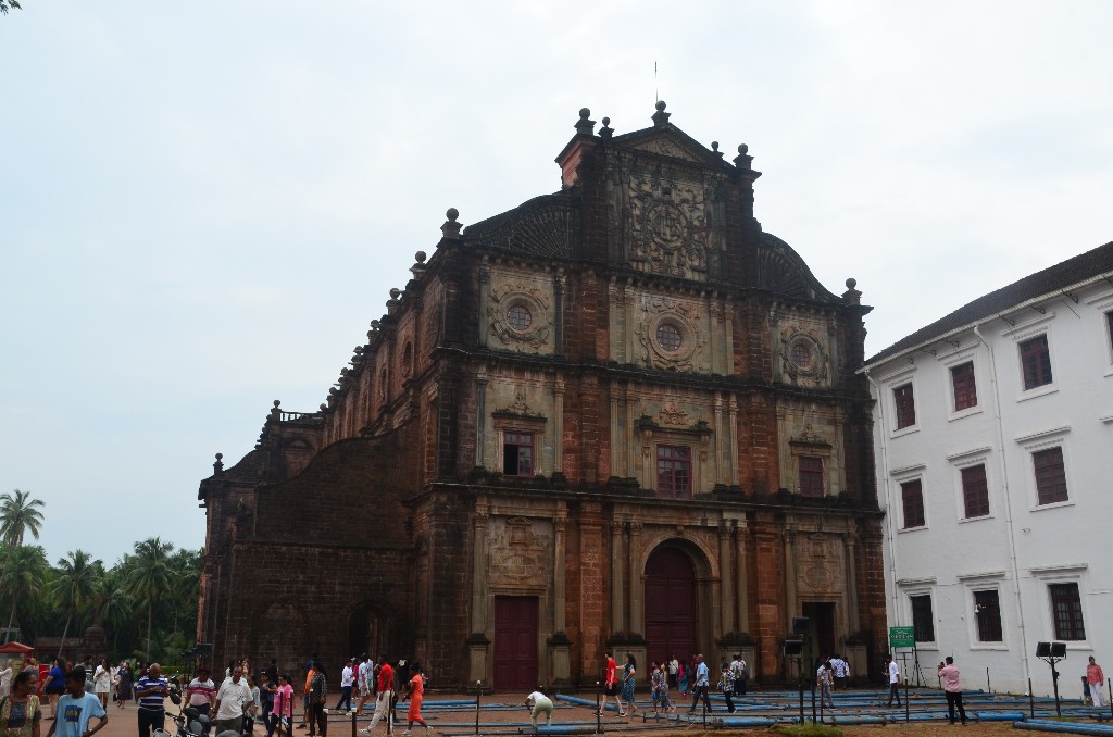 Goa, Panjim: Basilica of Bom Jesus 