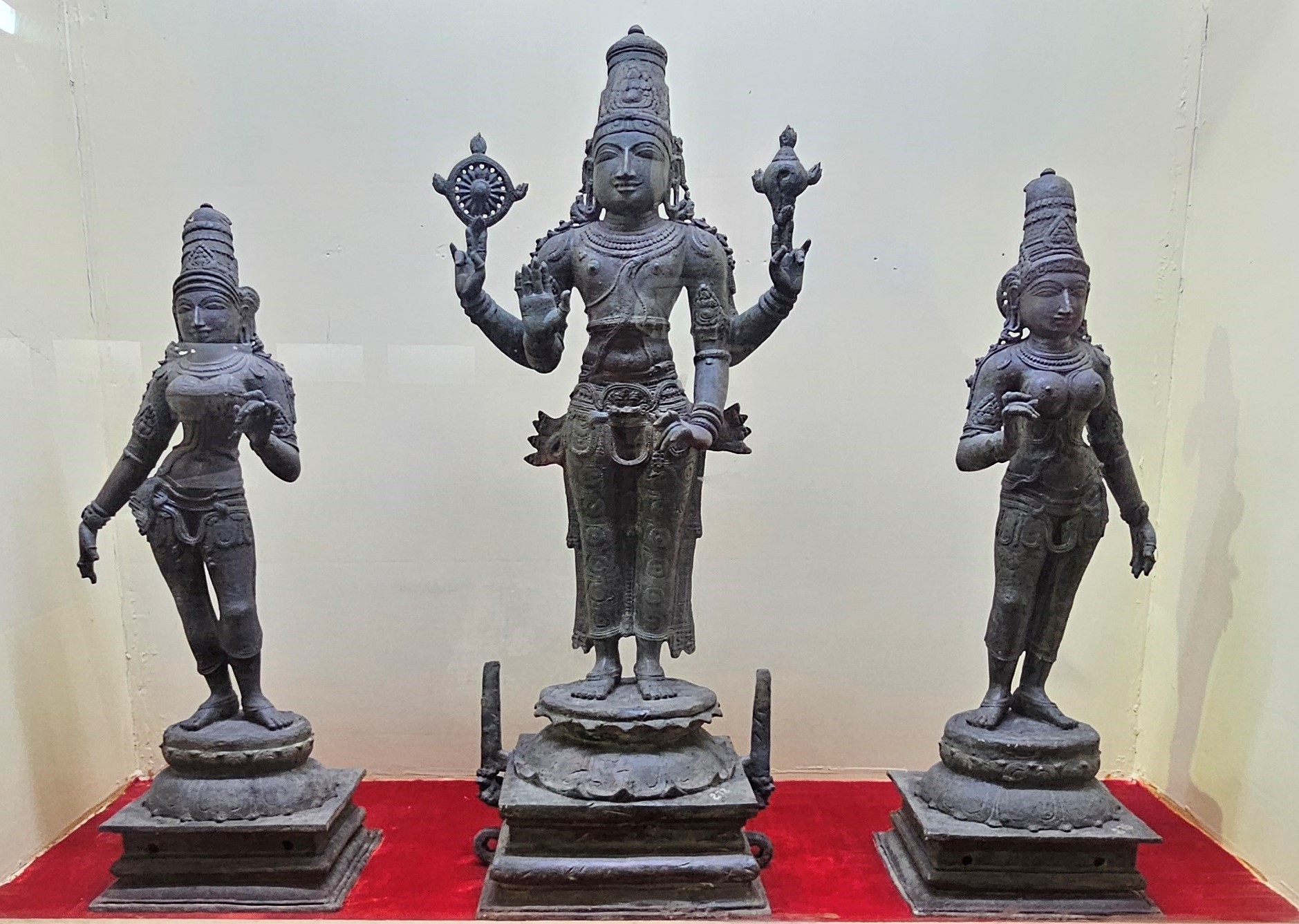 Sridevi, Vishnu, Bhudevi,  11. század