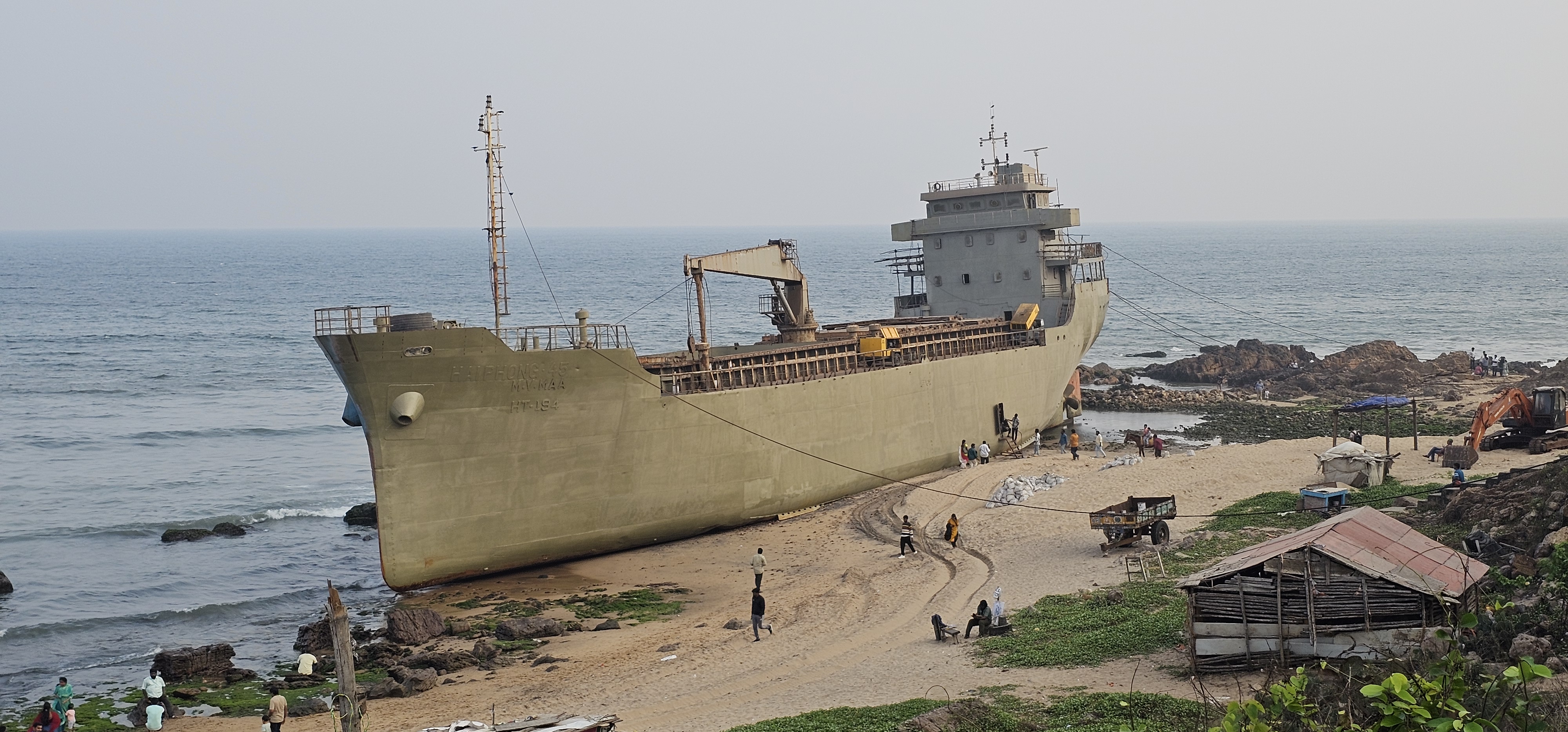 A dombtetőn elterülő, több mint 100 hektáros Kailasagiri park panorámás kilátást nyújt a környékre, amelyre minden természetkedvelő vágyik. Drótkötélpályás felvonóval és közúton is megközelíthető.
