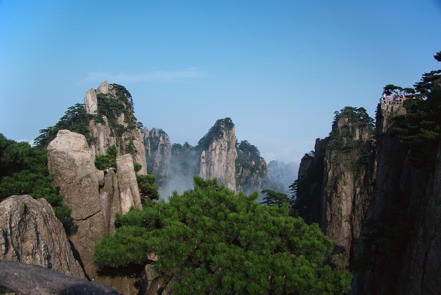 Amazing-Huang-Shan-Mountains-China.jpg