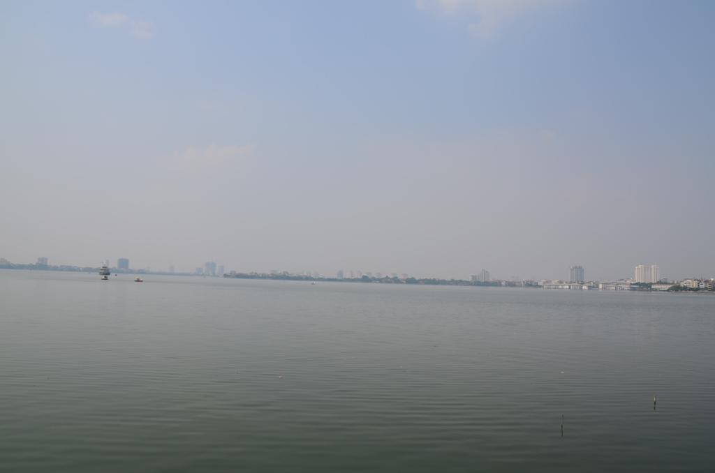 Utana par percnyi gyaloglassal elertunk a Nyugati tohoz (West Lake)<br />17 km hosszu<br />