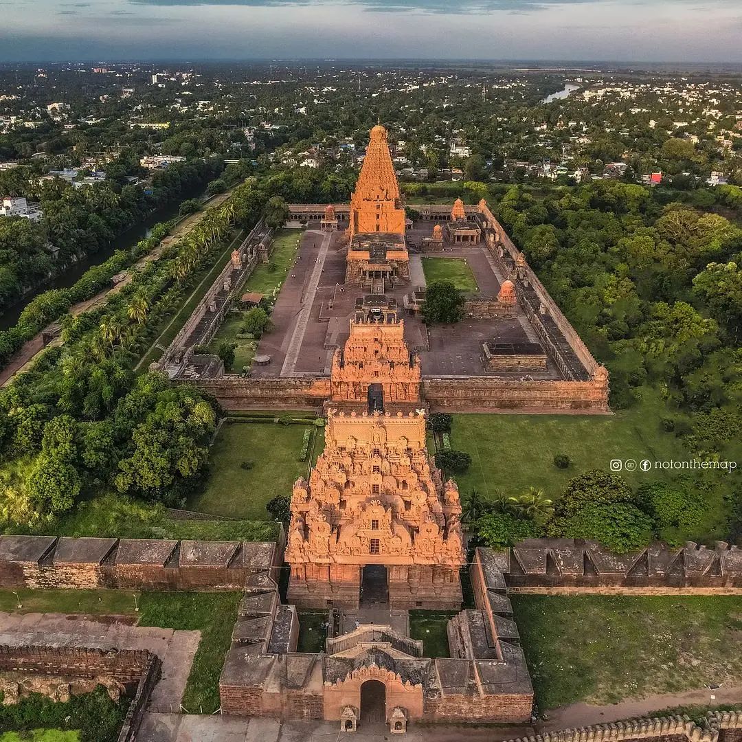 Felülnézetből <br /><br />Kép forrása: Incredible Temples