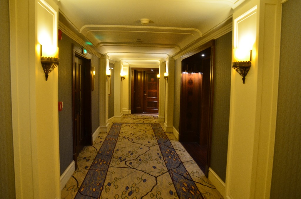 szobákhoz vezető folyosók