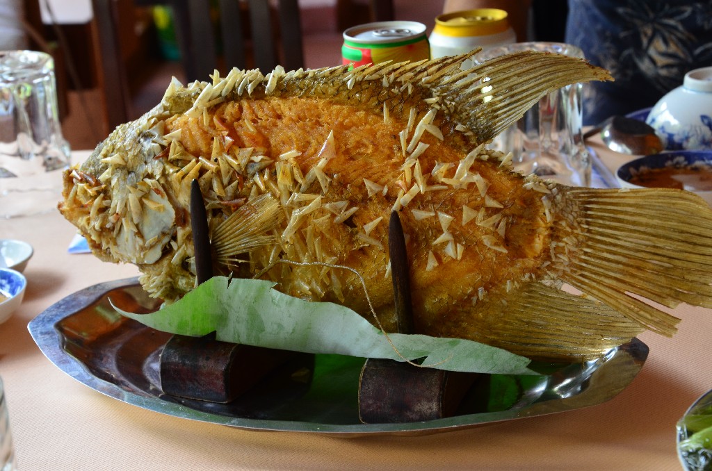 Elefantful hal grillezve, a Mekong delta egyik jellegzetessege