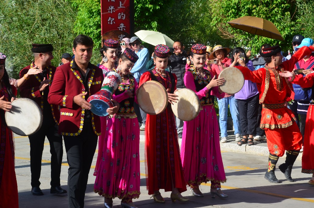 Kazah néptáncosok, Tashkurgan