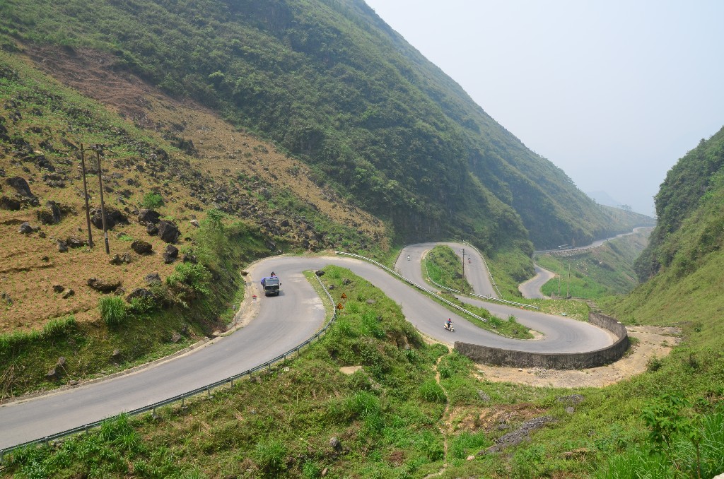 Tham Ma Pass - a Dong Van Karst-fennsik es Geopark bejarata.