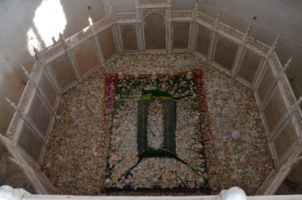 Rabia-ul-Daurani sírhelye