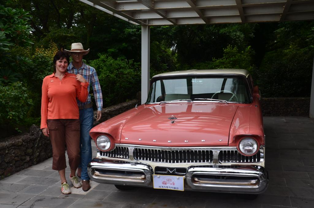 A Mercury Monterey nyerte el 1956-os ev legjobb formatervet.<br />180 mozifilmben jelent meg, John Wayne (1902-1972) is ilyennel furikazott.