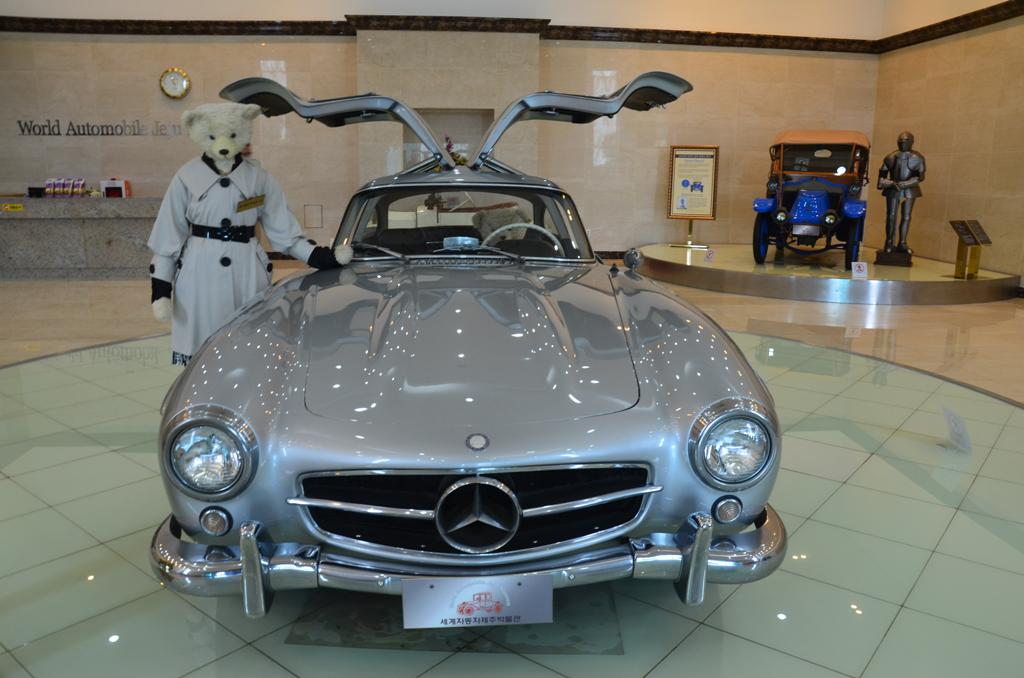 A Mercedes Benz 300SL elerte a 270 km/ ora sebesseget 1956-ban