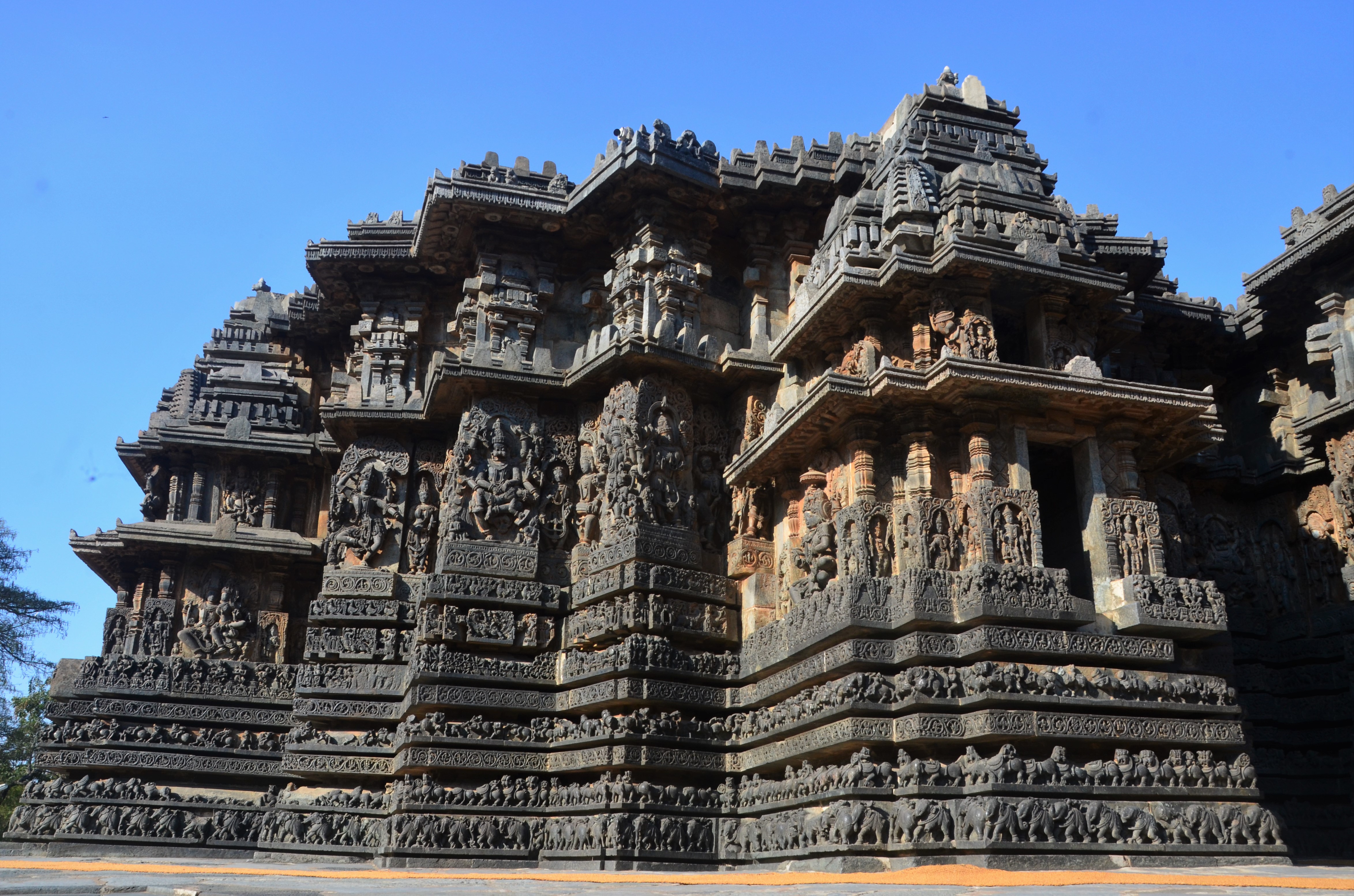 Hoysaleshwara temple