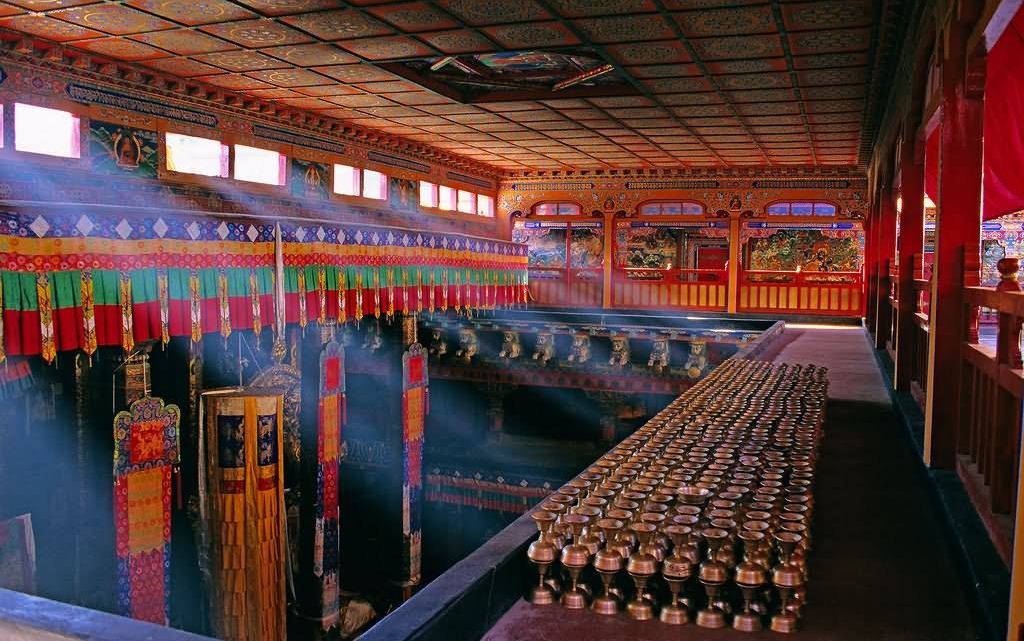 palota belul<br />kép forrása: https://livingnomads.com/2017/08/potala-palace-tibet/inside-potala-palace-tibet-2/