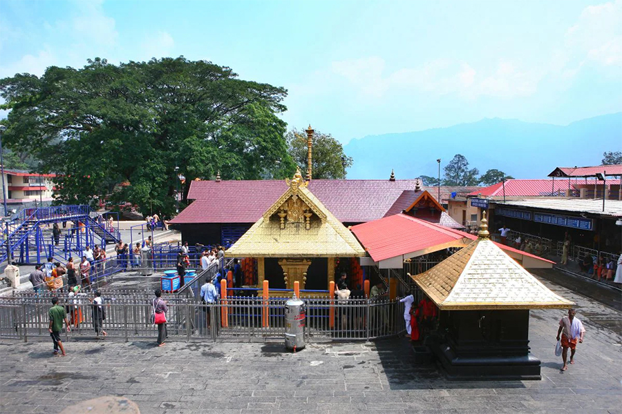 Sabarimala templom<br /><br />Kép forrása:<br />https://www.shrineyatra.com/blog/top-10-interesting-facts-about-sabarimala-temple-kerala/