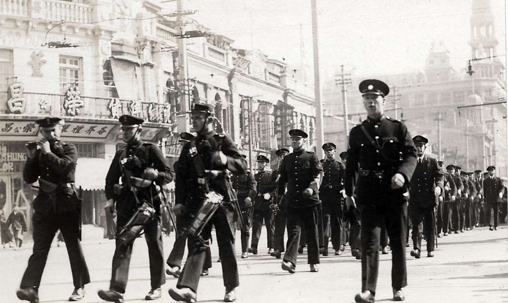 A holland tengerészgyalogosok érkezése Sanghajba 1927-ben.