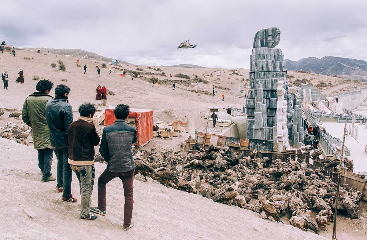 Larung Gar<br />Kép forrása:<br />https://www.worldnomads.com/stories/transformation/understanding-the-sky-burial