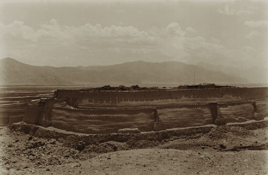 Tashkurgan, kínai erőd a romvárosban. Stein Aurel fényképezte 1900. július 9-én.<br />Fotó forrása:<br />http://stein.mtak.hu/en/large/082.htm<br />