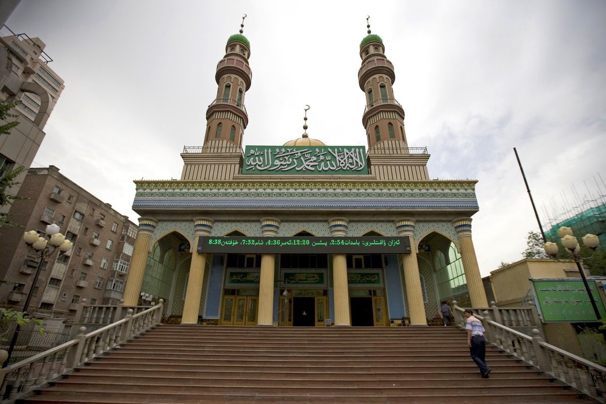 Tatár mecset<br />A XIX. században, 1897-ben épült a helyi tatár diaszpóra által összegyűjtött pénzből. A XX. század elejére a mecset 3000 négyzetméter összterületű vallási komplexummá vált. Ez a város egyik legnagyobb mecsete, amely több mint ezer hívő befogadására képes.