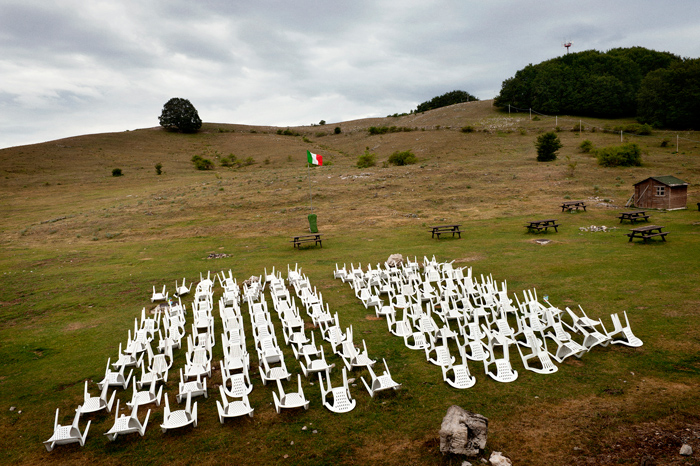 Monte Livata, 2011. júliusában: minden év nyarán megrendezik a fiatal olasz fasiszták 3 napos nyári összejövetelüket.&lt;br /&gt;&lt;br /&gt; 