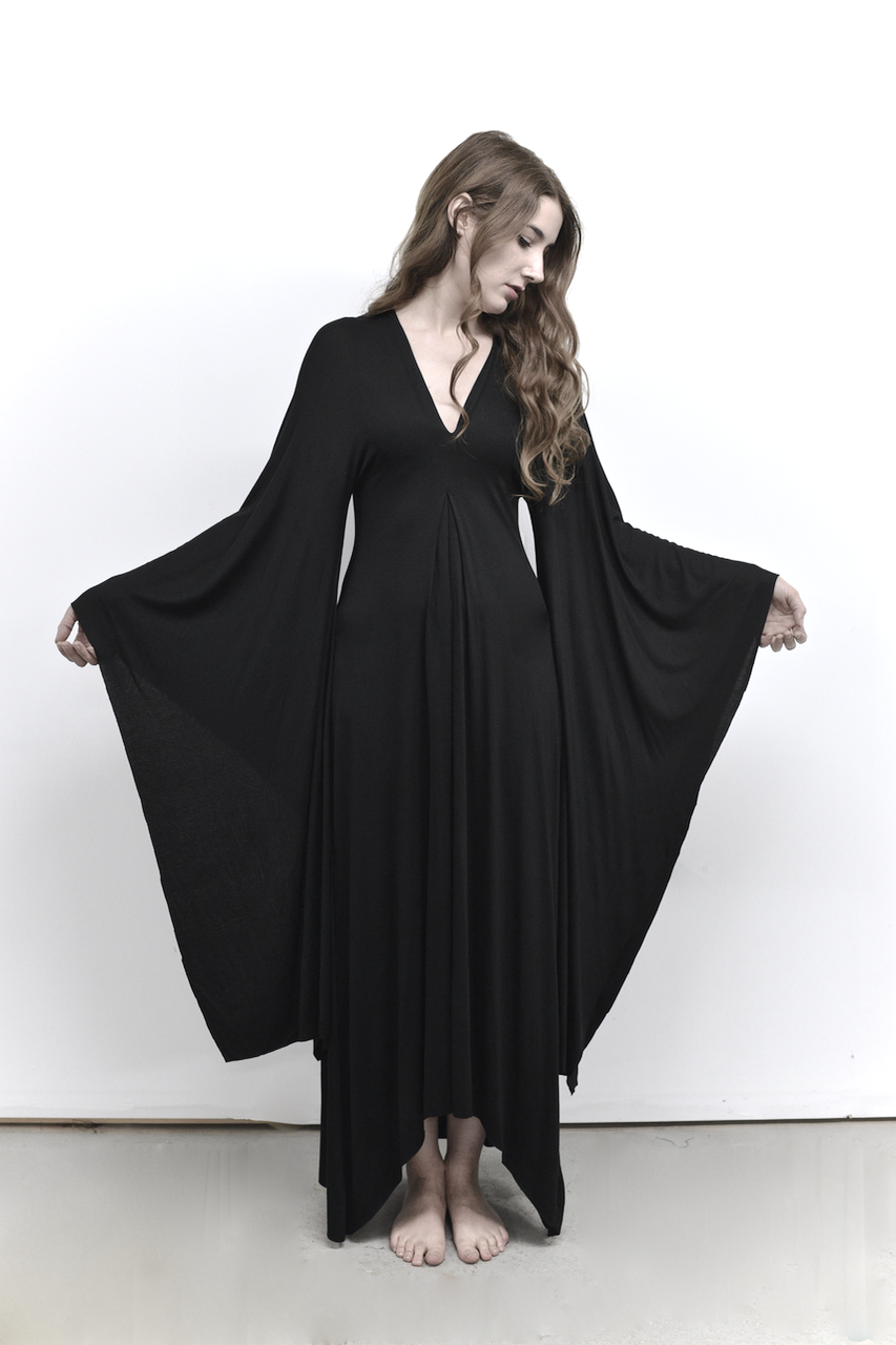 221kimono_sleeve_gown.png