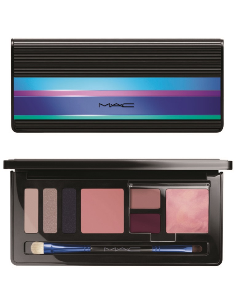 COOL - 15 900 Ft<br /><br />CHEZ WHAT? EYE SHADOW deep brown-grey (frost)<br />COZY GREY EYE SHADOW cool grey (matte)<br />RHYTHM & BLUES EYE SHADOW deep black blue (veluxe pearl)<br />CHEEK TO CHEEK BEAUTY POWDER soft-rose<br />PASSING FANCY CREAM COLOUR BASE bright orange-coral<br />w/soft pearlized pigments<br />REBEL LIPSTICK mid-tone cream plum (satin)<br />FEED THE SENSES mid-tone mauvey nude (lustre)<br /><br />