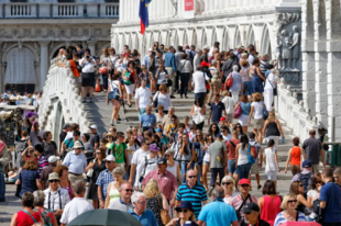 10 népszerű város, ahova mindenki el akar utazni – de vajon megéri?