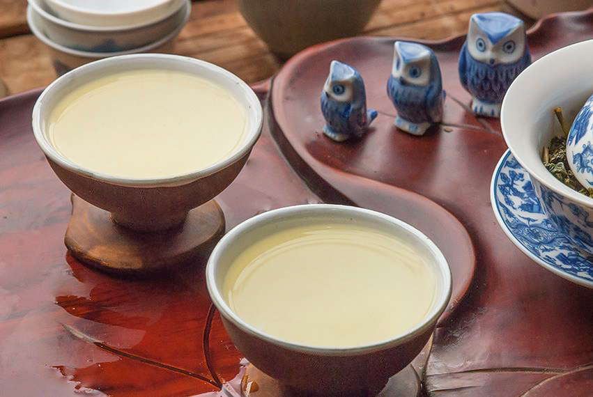 li shan oolong + handmade teacup holder.JPG