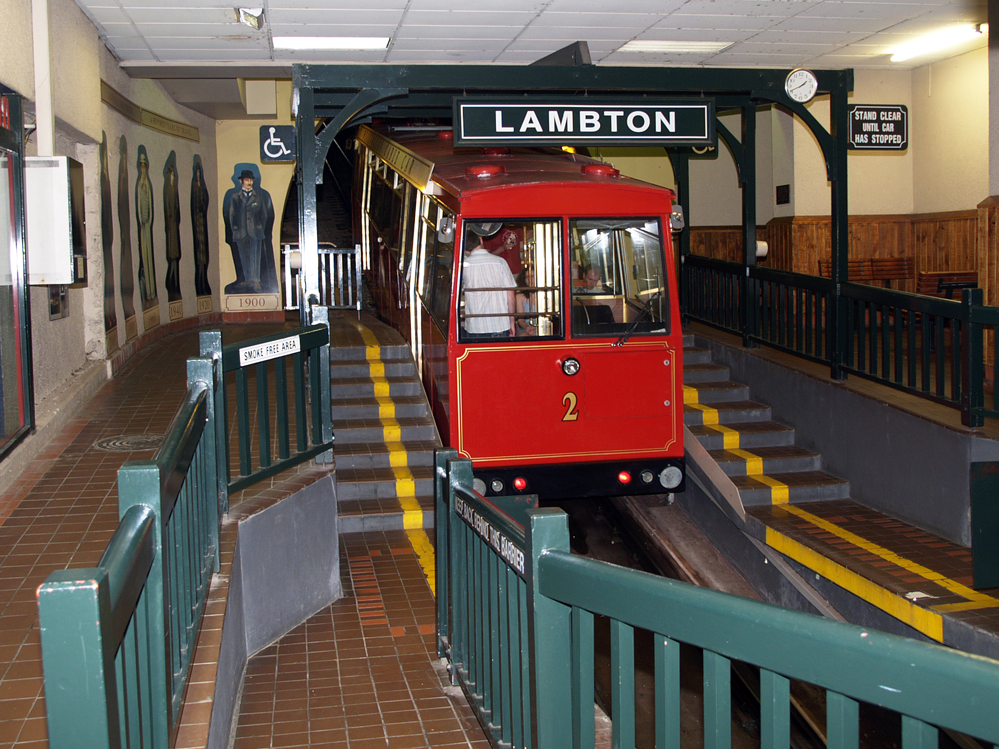 wellington_cable_car_at_lambton.jpg