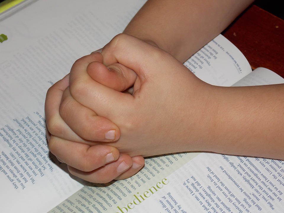 child-praying-hands-1510773_960_720.jpg