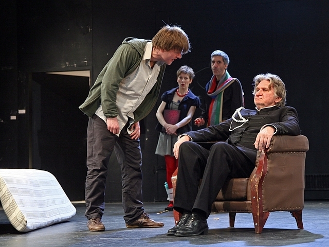 „Ha az emberiség ilyen szakítani akarok az egésszel” – A mizantróp