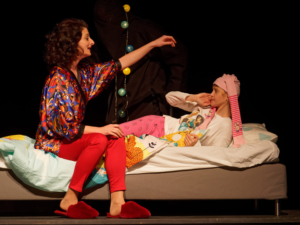 Ki irányítja az életünket és miért hagyjuk a médiának? – Anyaszemefénye