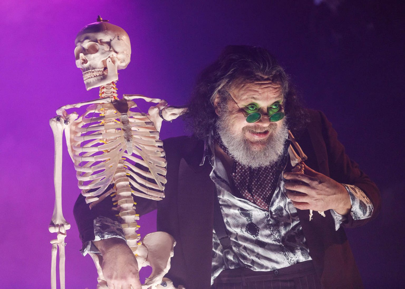 Kegyetlen kíváncsiság – Istentelen ifjúság