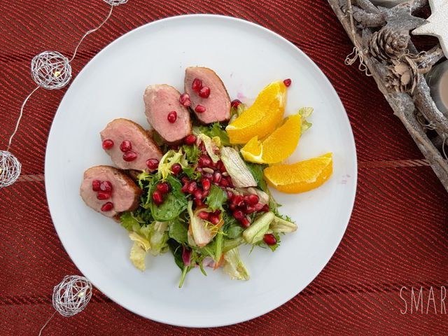 Ünnepi gránátalmás kacsamell saláta Smarta konyhájából