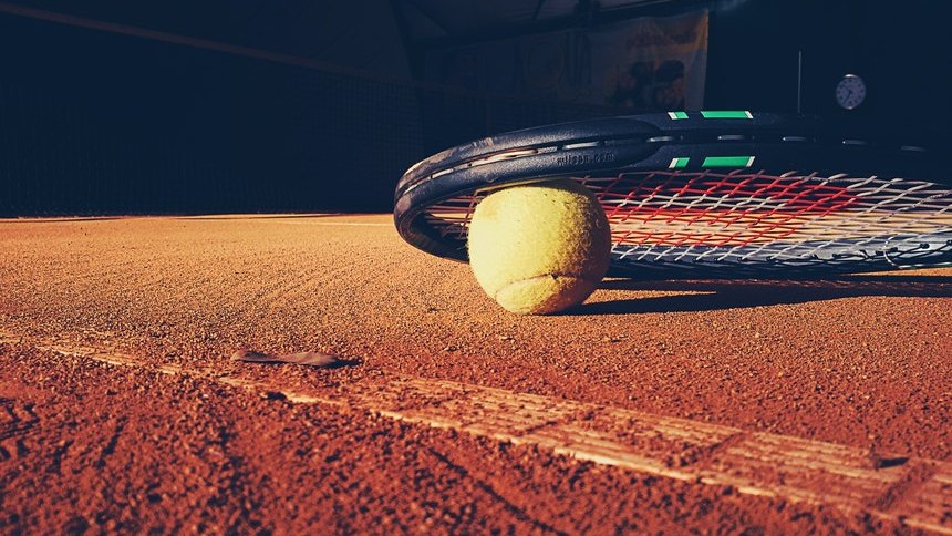 sun-ball-tennis-court_s.jpg