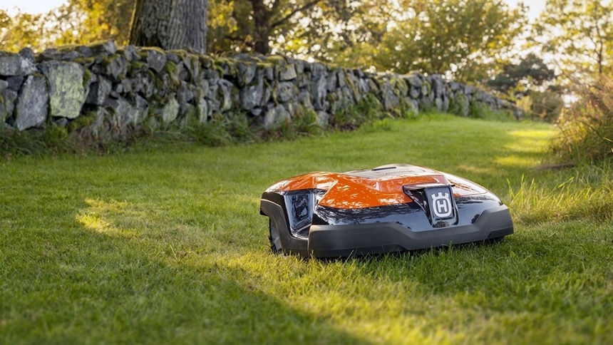 husqvarna-automower-315-robotic-lawn-mower-01_s.jpg