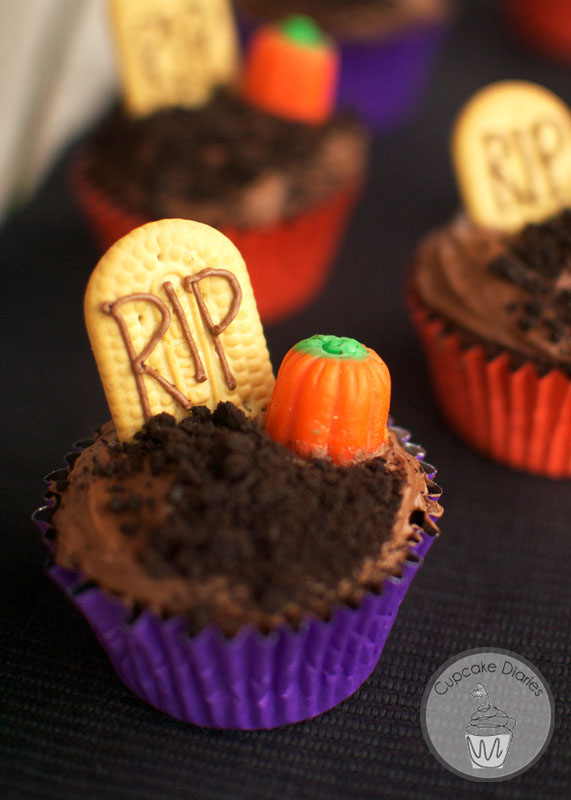 graveyard-cupcakes.jpg