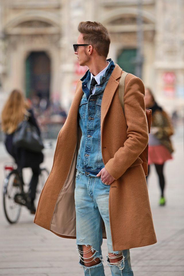 milan-fashion-week-2015-street-style-camel-coat-men-style-ferfidivat-denim-farmer-dzseki-hatizsak-benzolbag-smizedivat_6.png