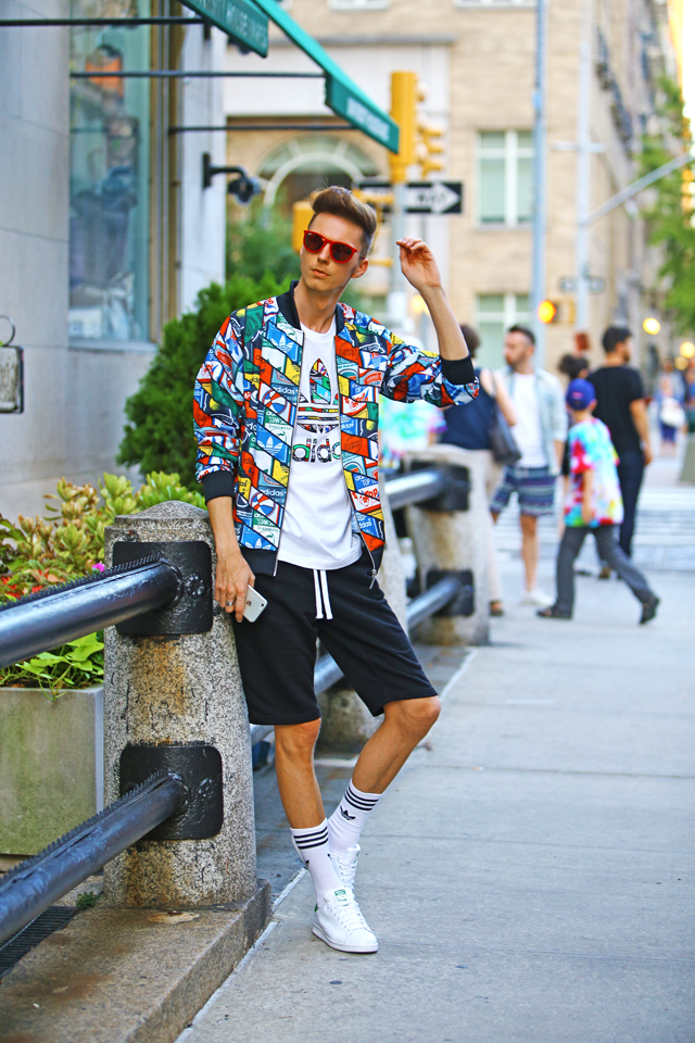 adidasoriginal-ferfi-new-york-fashion-week-magyar-ferfidivat-stan-smith-sneakers-smizedivat-chaby-outfit_2.png