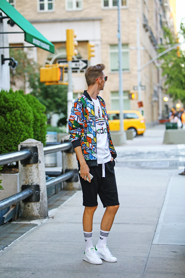 adidasoriginal-ferfi-new-york-fashion-week-magyar-ferfidivat-stan-smith-sneakers-smizedivat-chaby-outfit_4.png