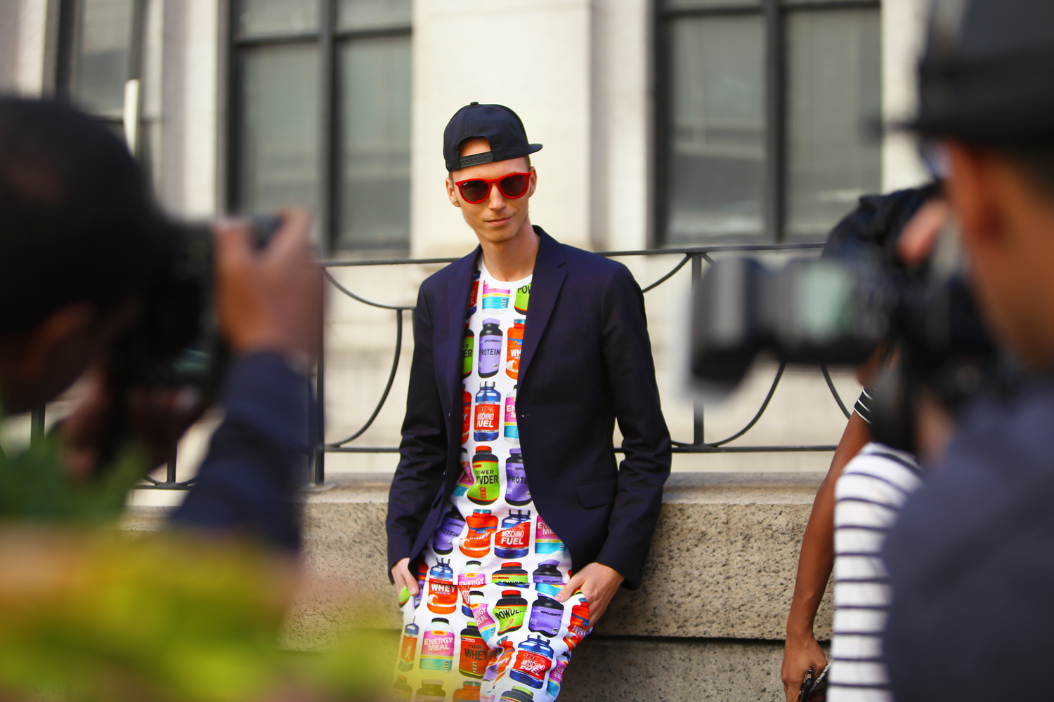 moschino-street-style-new-york-2015-spring-summer-2016-menswear-ferfidivat-fashiondayshu-rayban-new-york-fashion-week_3.png