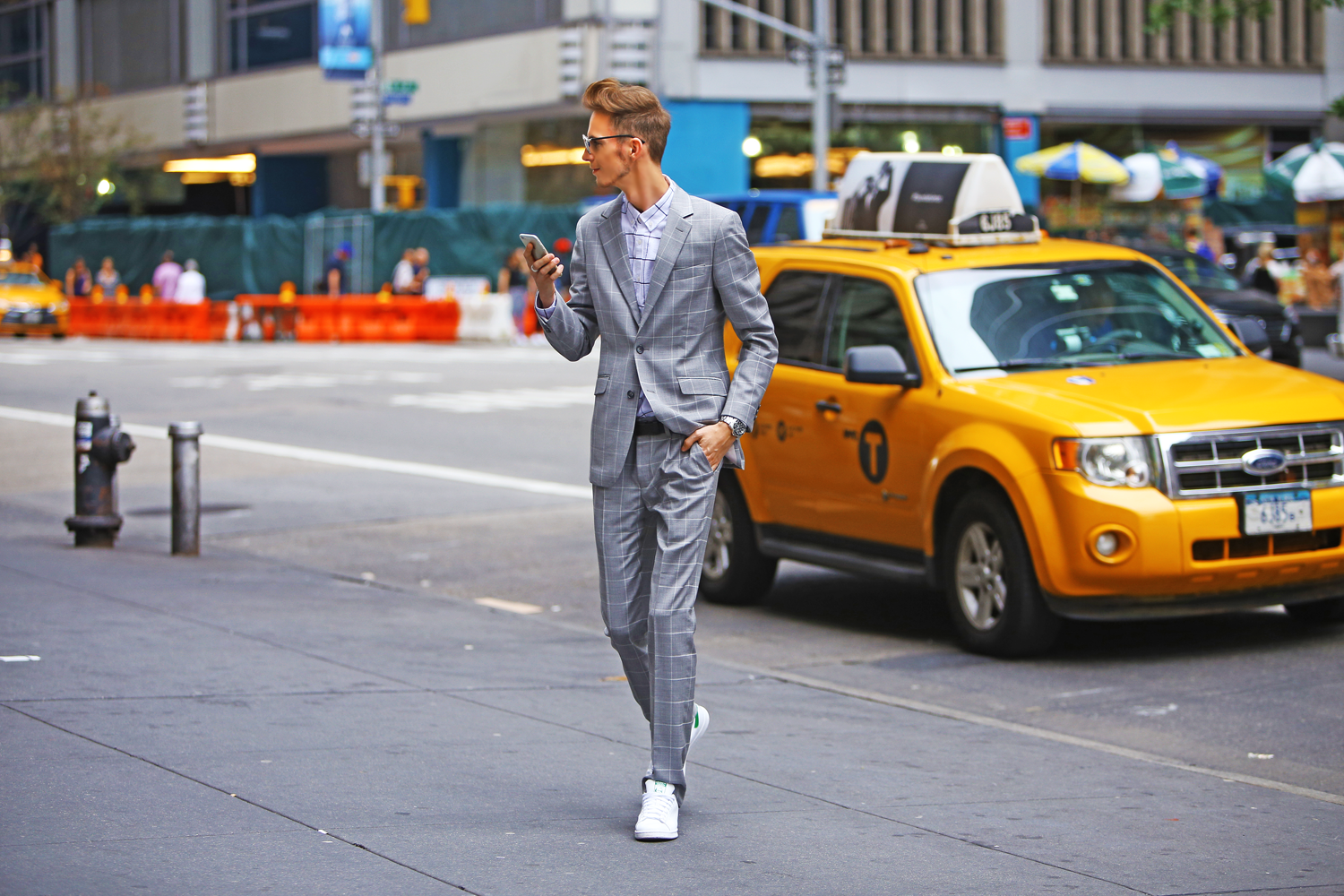 new-york-manhattan-fashion-week-spring-summer-2016-street-style-menswear-smizedivat-ferfidivat-oltony-suit-kockas-checkered-suit_3.png