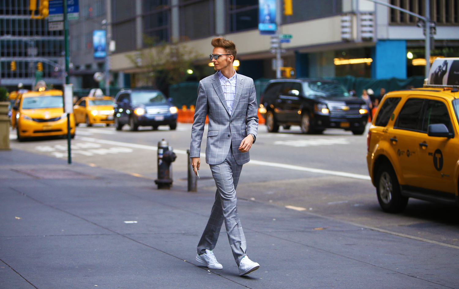 new-york-manhattan-fashion-week-spring-summer-2016-street-style-menswear-smizedivat-ferfidivat-oltony-suit-kockas-checkered-suit_5.png